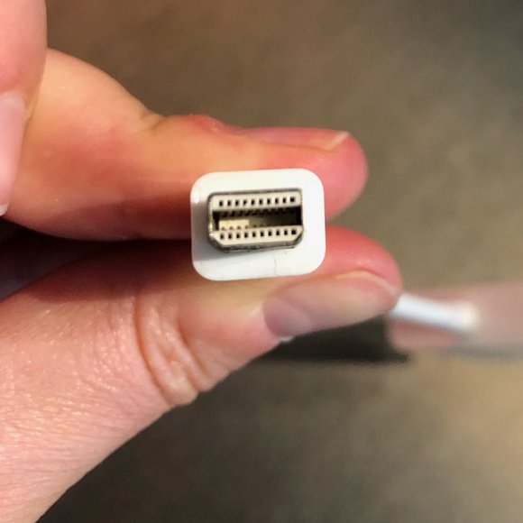 Mini-DisplayPort 1.1 Male to VGA Female White Adapter - Picture 5 of 7